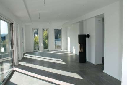 Wohnung Wiesbaden Nordost - 4 Zimmer, 140 m&sup2;, 2.800&euro; | Angebot:26679553