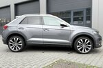 VW T-Roc R-line / IQ / Panorama / Virtual Cockpit 45.000 km 25.390 € Mönchengladbach 41066