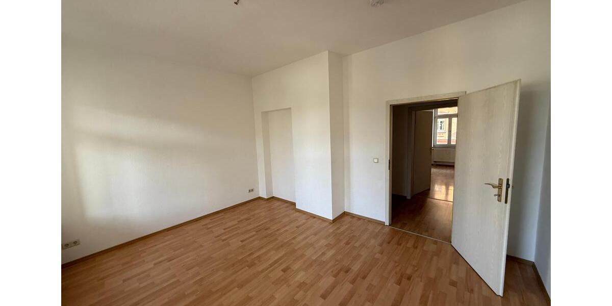 Etagenwohnung Zwickau - 5 Zimmer, 118 m&sup2;, 699&euro; | Angebot:25756475