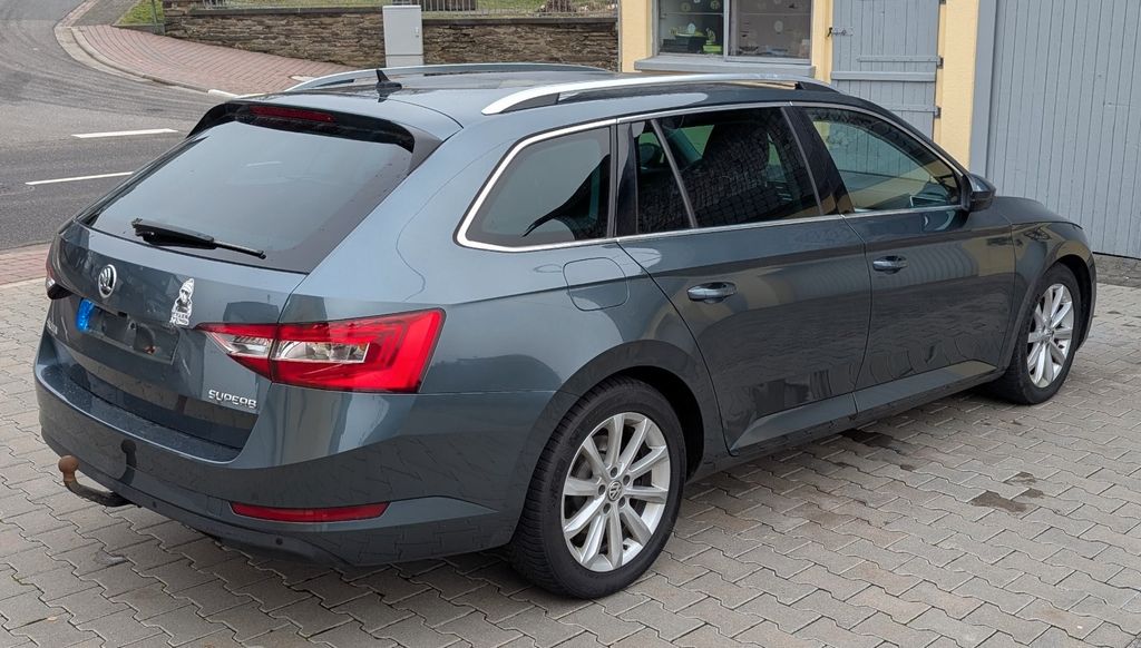 Skoda Superb 255.000 km 12.000 &euro; Kümbdchen 55471