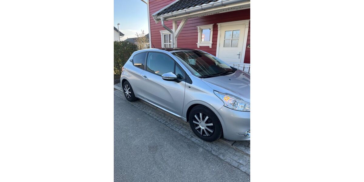Peugeot 208 96.000 km 4.999 &euro; Süßen 73079