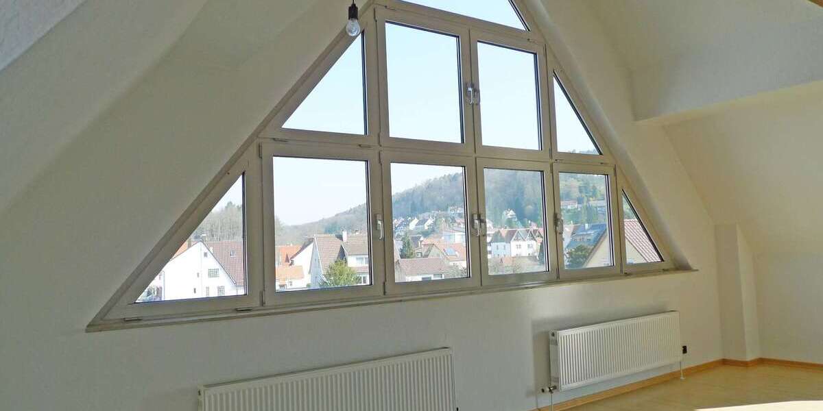 Etagenwohnung Reichenbach - 2.5 Zimmer, 82 m&sup2;, 815&euro; | Angebot:27144164