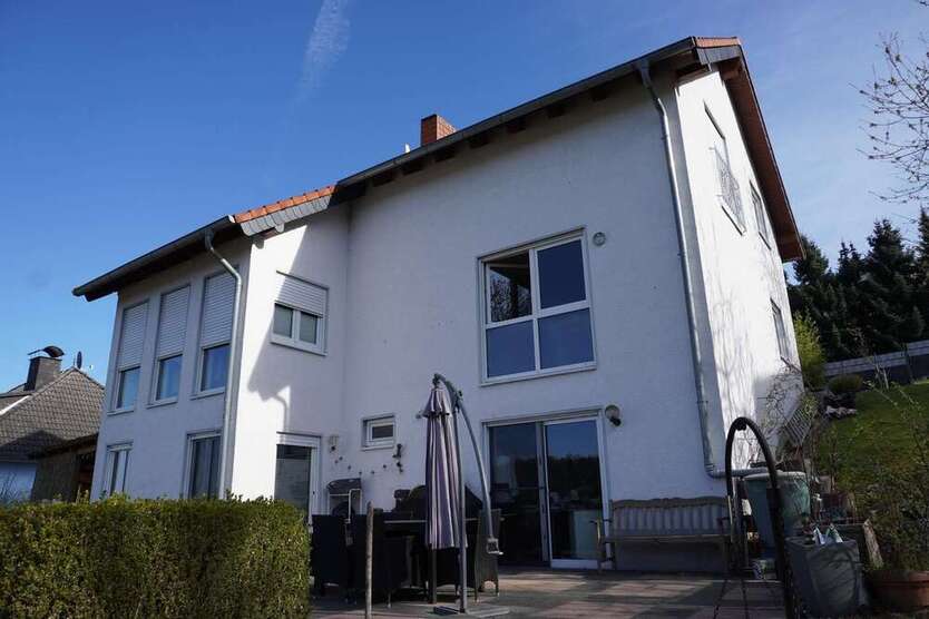 Haus zum Kaufen in Waldsolms 499.000 € 257 m²