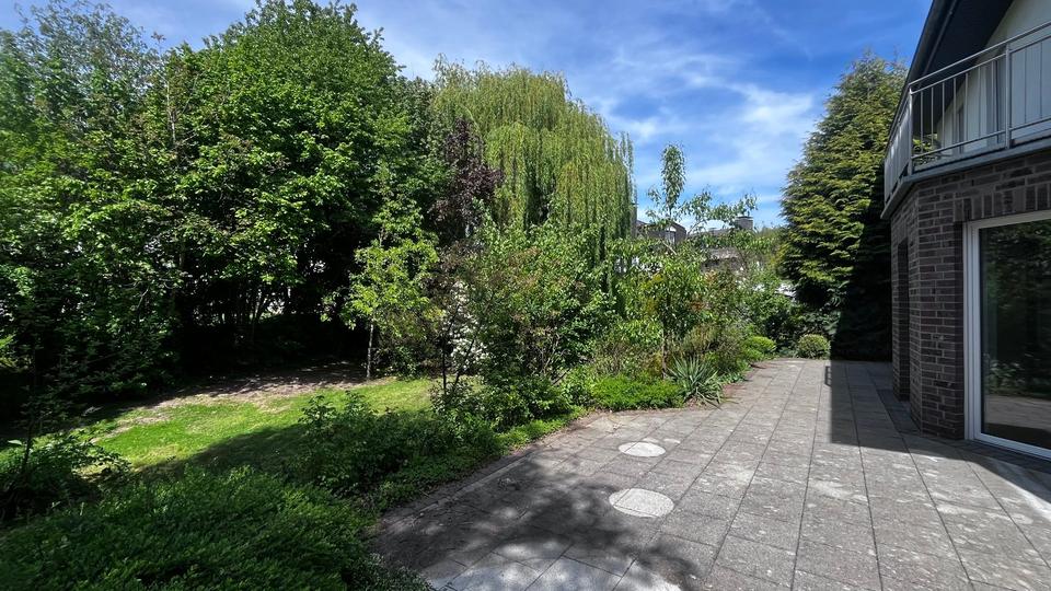 Einfamilienhaus Bad Pyrmont - 4 Zimmer, 180 m&sup2;, 1.600&euro; | Angebot:26470340