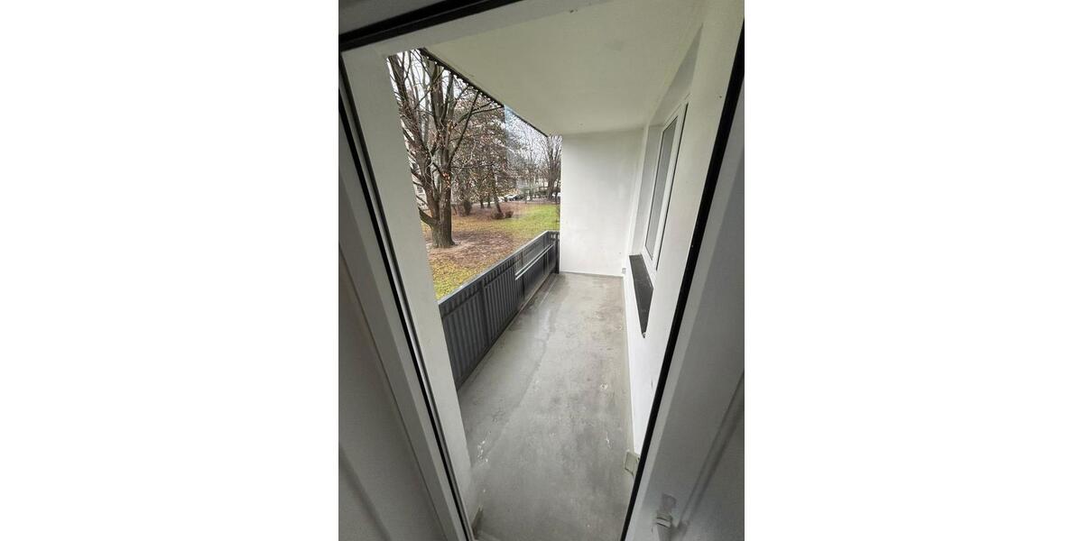 *Gemütliche FRISCH RENOVIERTE 2-Zimmerwohnung im ERDGESCHOSS - Mit Balkon* 2 zimmer