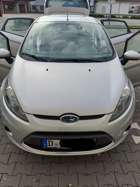 Ford Fiesta 176.000 km 3.500 € Düsseldorf 40479