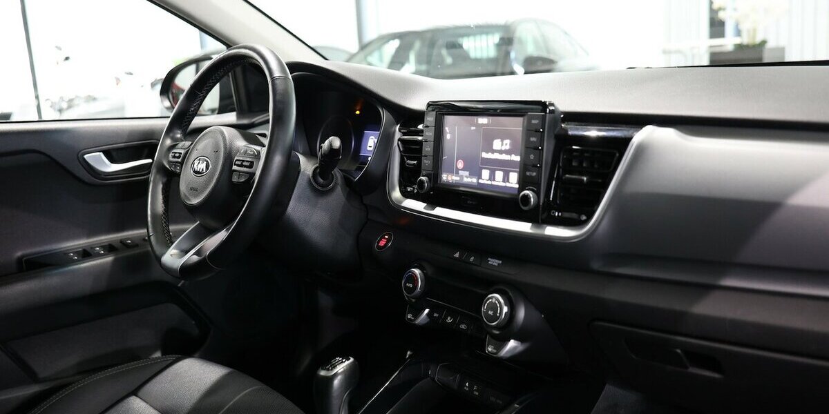 Kia Stonic 1.0 T-GDI PLATIUM-EDITION / SCHIEBEDACH / 62.000 km 14.444 &euro; Hamm 59077