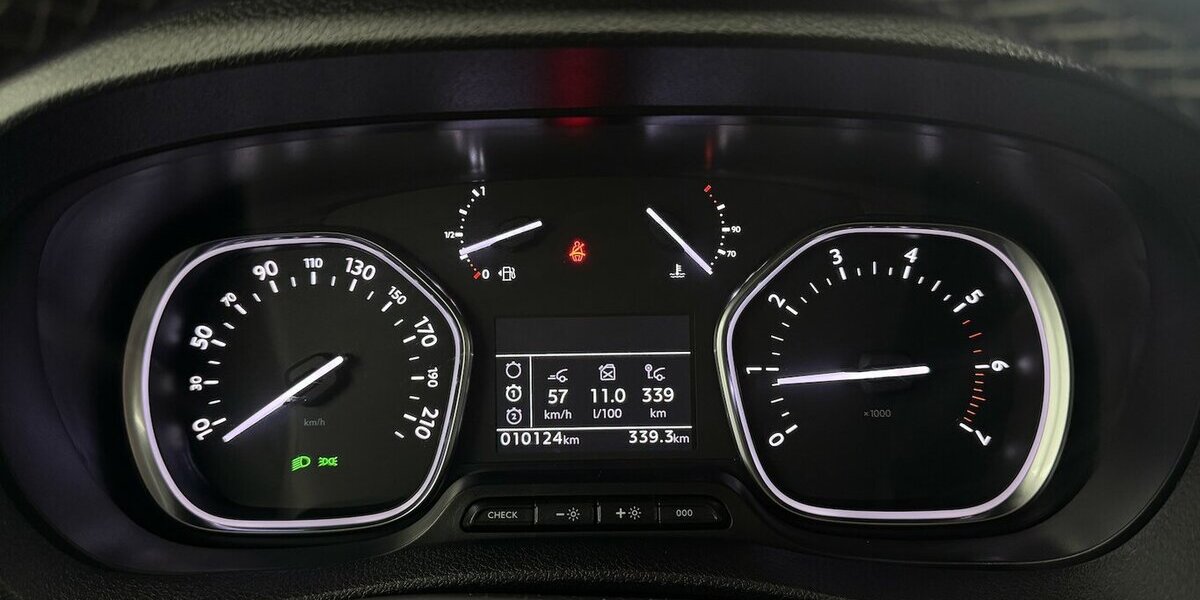 Opel Vivaro Cargo 1.5 D Edition M 1.Hand Sitzhzg 9.900 km 23.960 &euro; Lich 35423