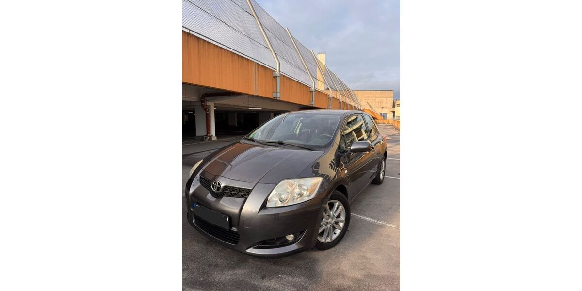 Toyota Auris 106.332 km 5.450 &euro; Esslingen 73732