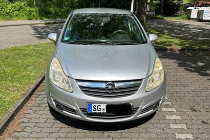 Opel Corsa 184.000 km 750 &euro; Solingen 42653