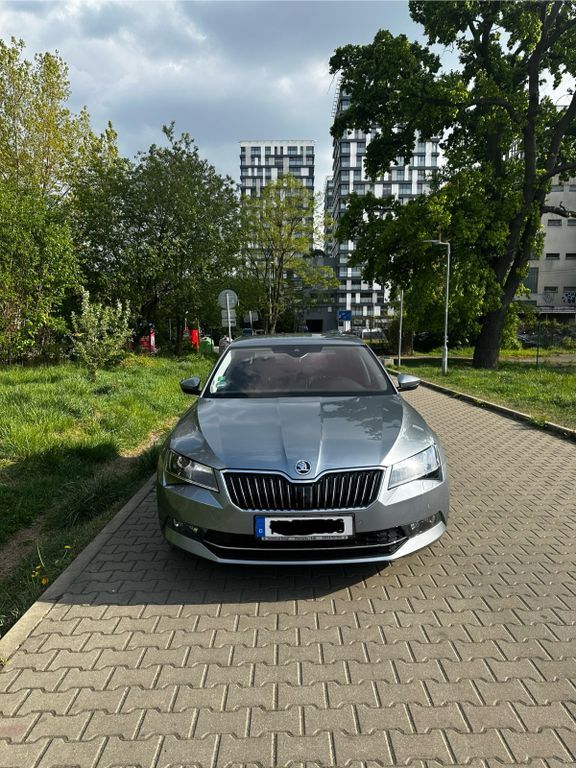 Skoda Superb 175.000 km 14.500 € München 81476