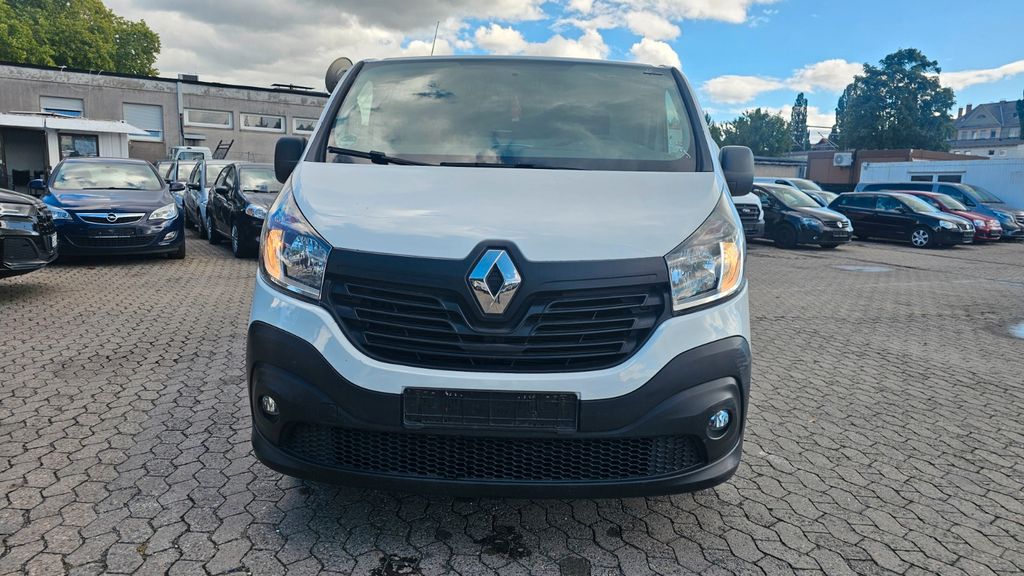 Renault Trafic 122.500 km 11.990 € Frankfurt am Main 65933