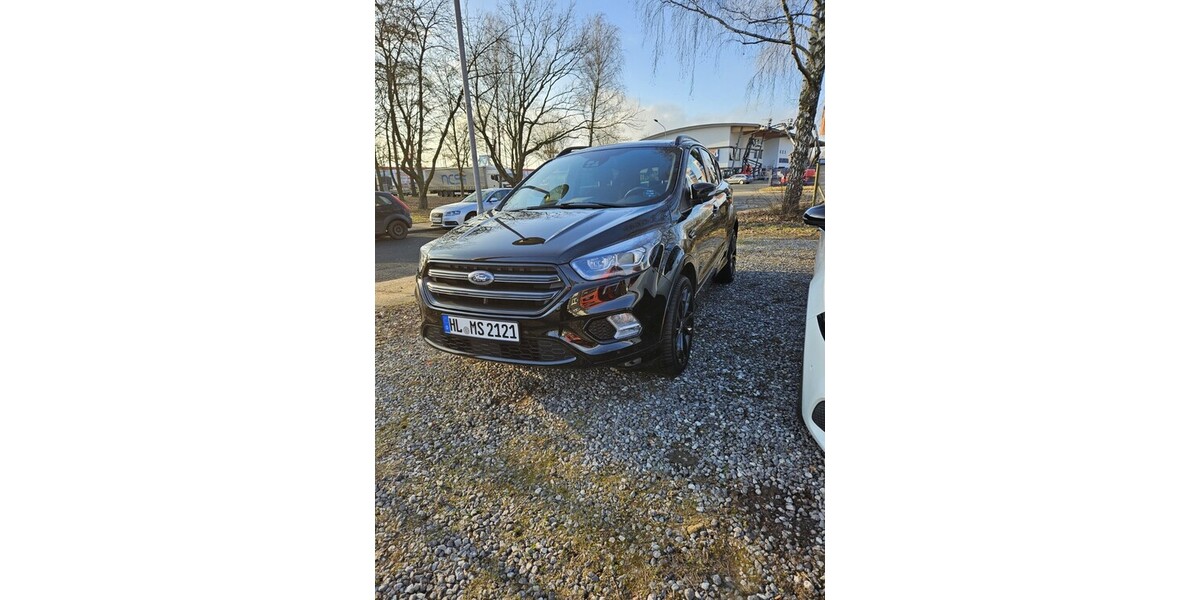 Ford Kuga 90.500 km 22.999 &euro; Lübeck 23539