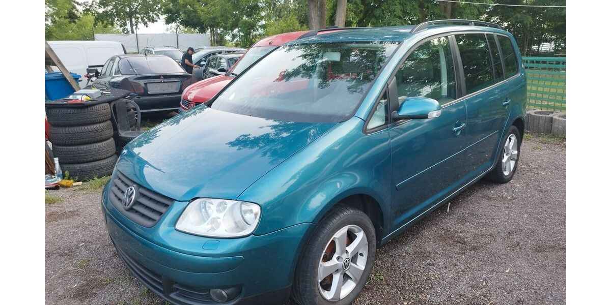 VW Touran 288.899 km 1.490 &euro; Mittenwalde 15749