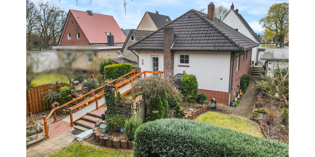 Delmenhorst-Annenheide Gepflegter Walmdachbungalow mit schönem Garten in zweiter Reihe - Bungalow Delmenhorst / Annenheide Annenheide | Angebot:26355215