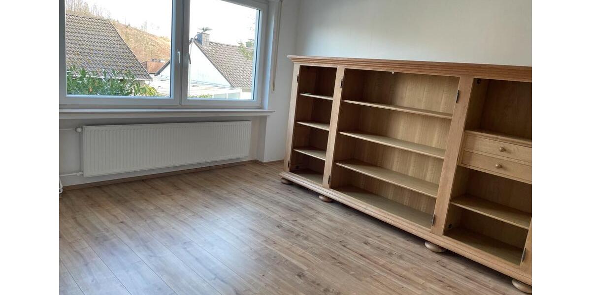 Erdgeschoßwohnung Plettenberg - 1 Zimmer, 108 m&sup2;, 700&euro; | Angebot:26413884