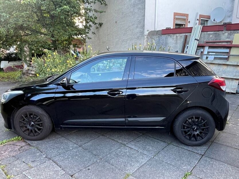 i20