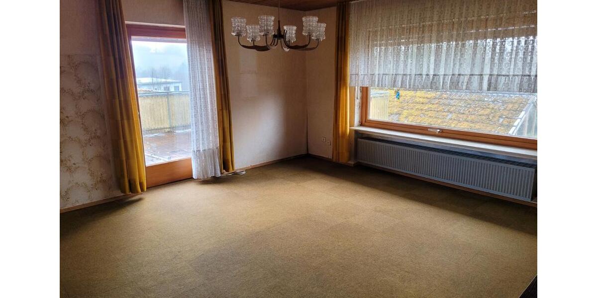 Einfamilienhaus Oberleichtersbach - 8 Zimmer, 211 m&sup2;, 189.000&euro; | Angebot:26433635