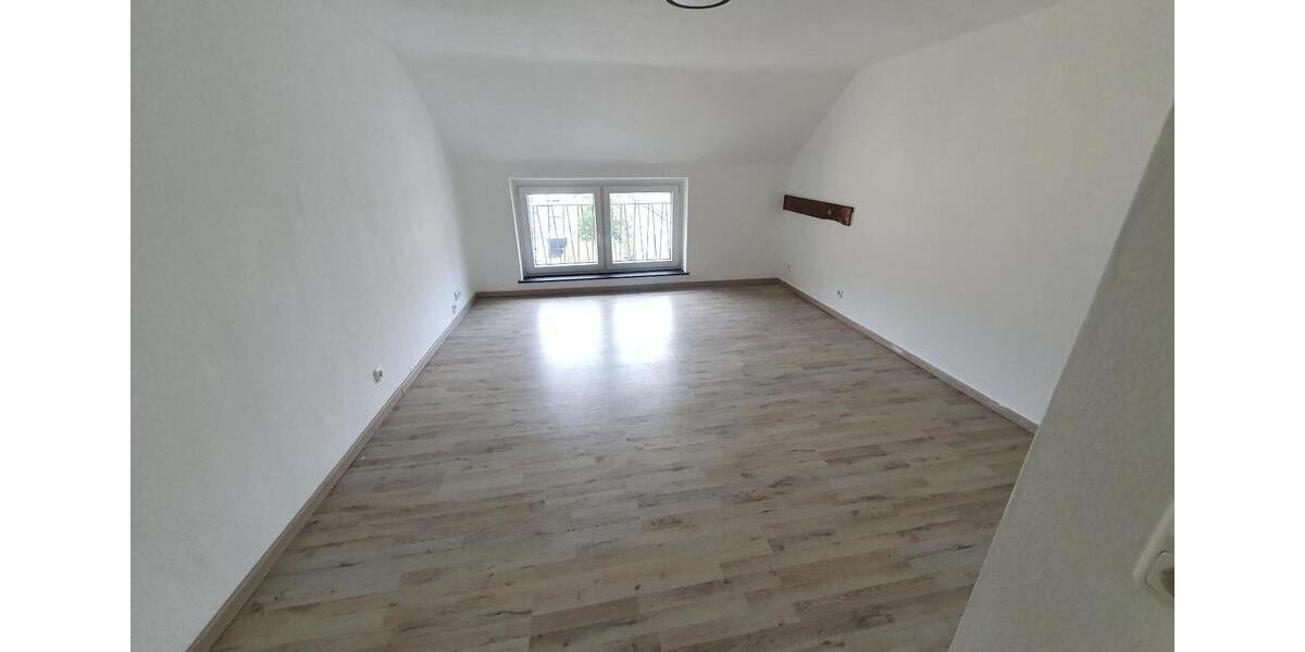Dachgeschoßwohnung Mönchengladbach - 3 Zimmer, 59 m&sup2;, 390&euro; | Angebot:25049397