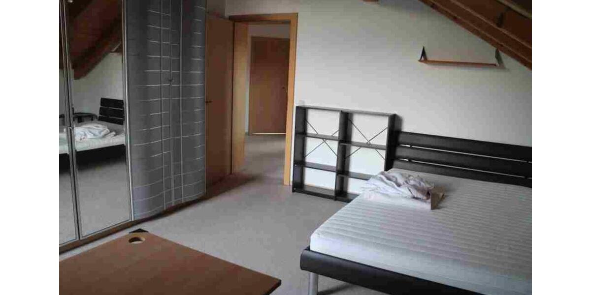 Vollmöbliertes WG Zimmer mit Balkon und viel Komfort 1 zimmer