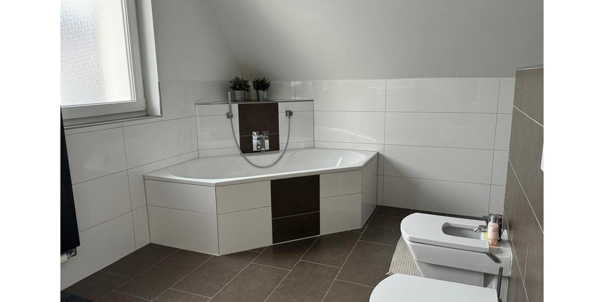 Einfamilienhaus Gütersloh - 5 Zimmer, 156 m&sup2;, 1.600&euro; | Angebot:25405558