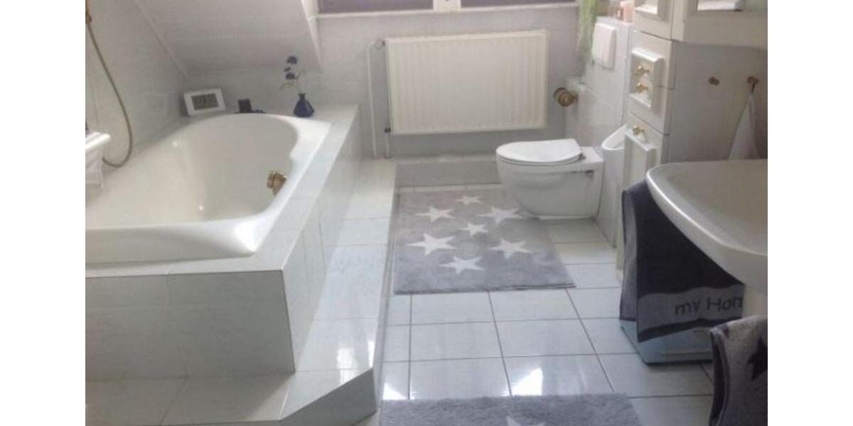 Hochwertige, schöne und helle Penthouse Wohnung in Flieden 3 zimmer