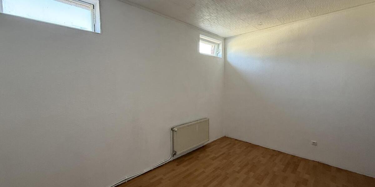 ***Geräumige 3-Zimmer-Wohnung mit eigener Auffahrt und Stellplatz sowie Garten - ideal für die kleine Familie*** - Erdgeschoßwohnung Saterland Strücklingen | Angebot:25410149