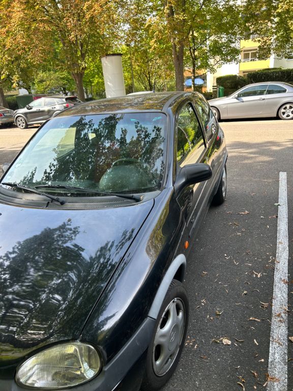 Opel Corsa 180.000 km 990 € Stuttgart 70469