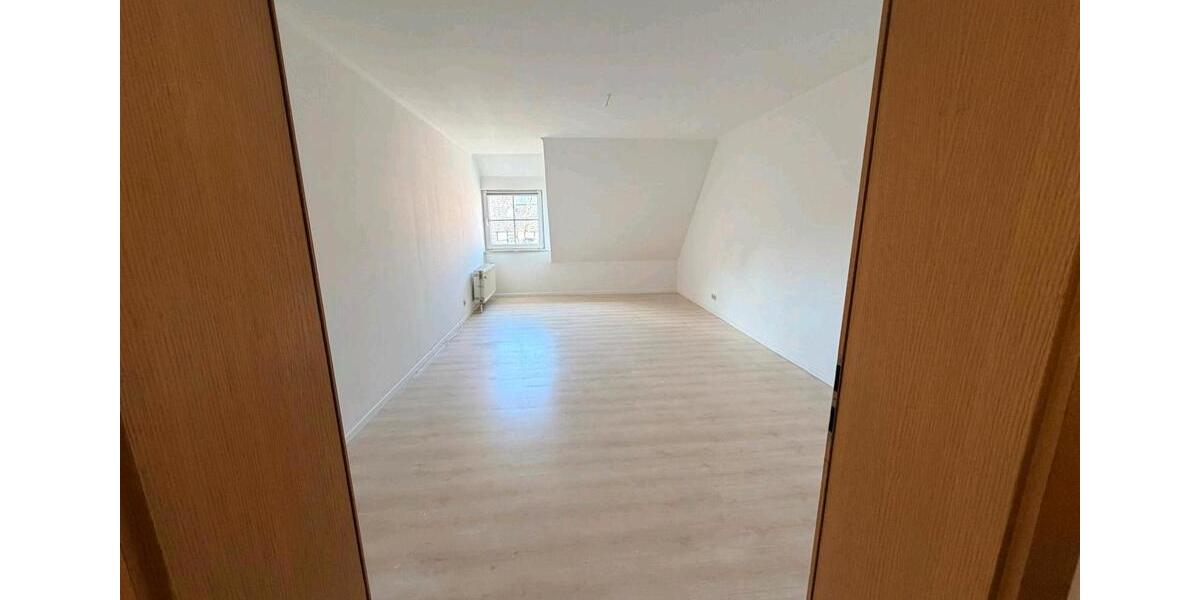 Etagenwohnung Burgwedel - 3 Zimmer, 105 m&sup2;, 980&euro; | Angebot:26137759