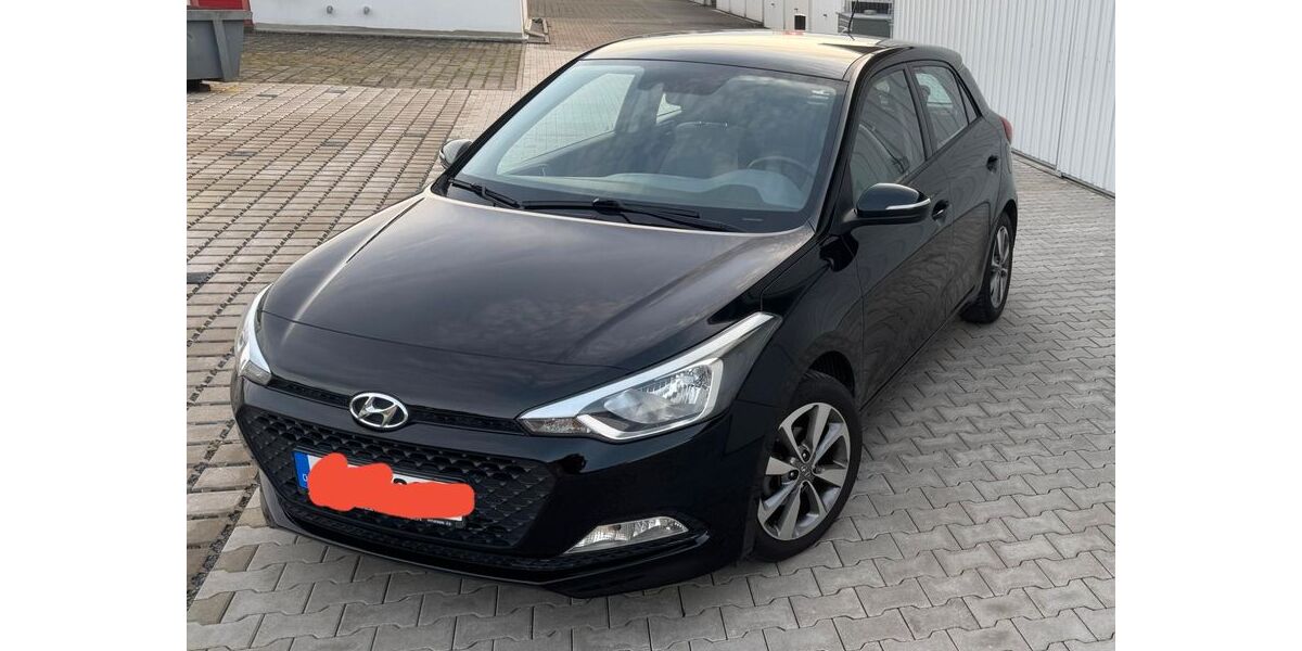 Hyundai i20 91.833 km 8.900 &euro; Bielefeld 33729