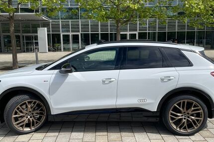 Audi Q4 e-tron 11.111 km 41.799 &euro; Großmehring 85098