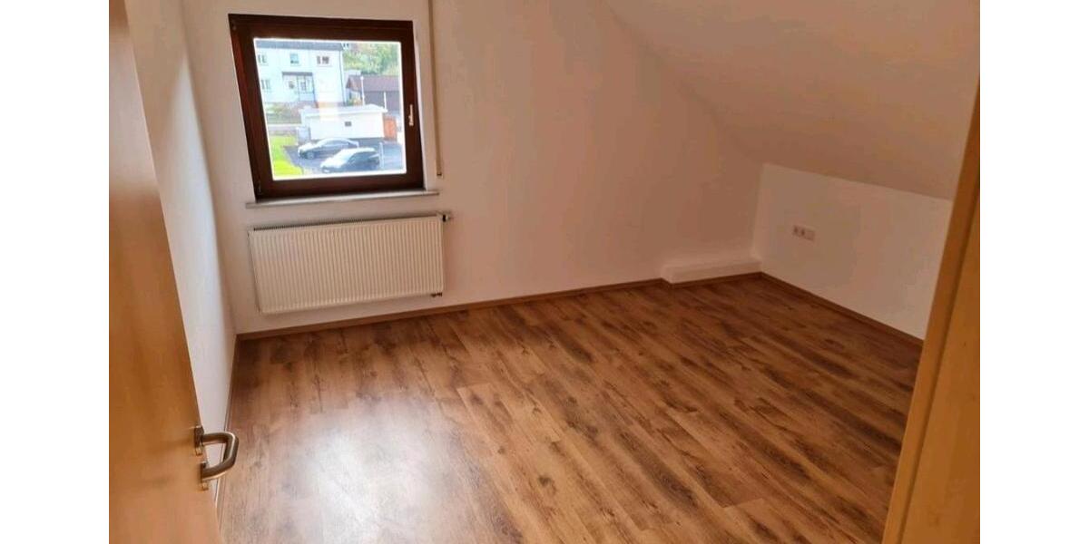 Dachgeschoßwohnung Melsungen - 3 Zimmer, 80 m&sup2;, 750&euro; | Angebot:26692930