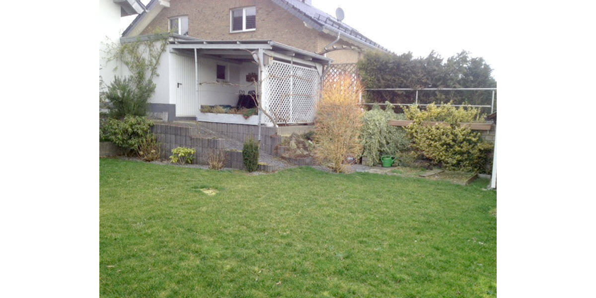 Etagenwohnung Erftstadt-Erp Lechenich - 3 Zimmer, 102 m&sup2;, 1.450&euro; | Angebot:25997897