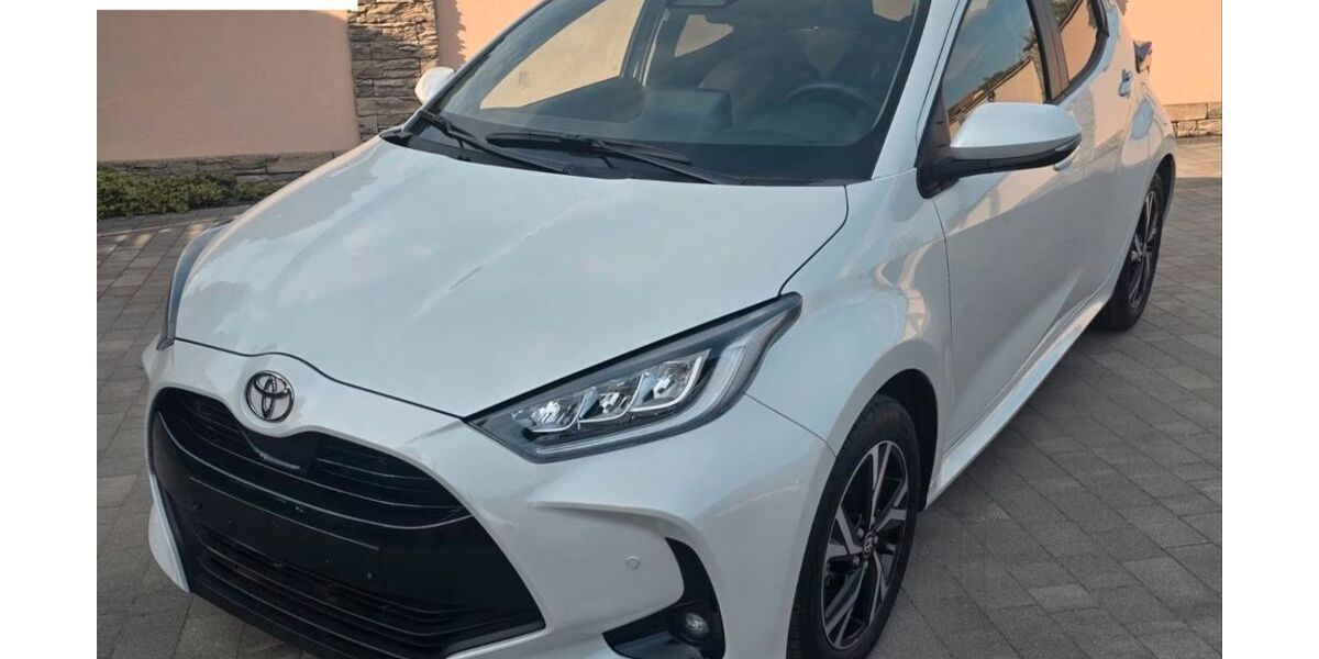 Toyota Yaris 6.591 km 21.990 &euro; Falkensee 14612