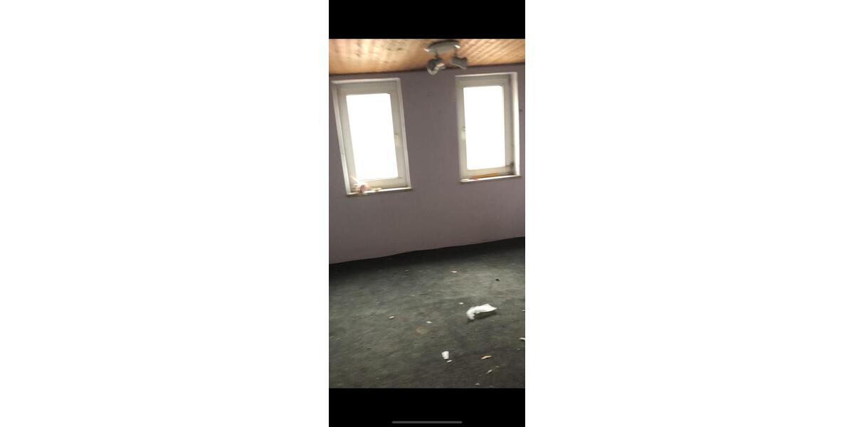 Reihenhaus Unterwellenborn - 10 Zimmer, 245 m&sup2;, 49.000&euro; | Angebot:27127527