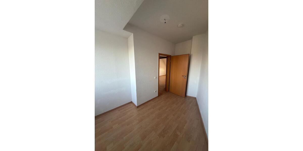 Dachgeschoßwohnung Essen Stadtbezirk VII - 5 Zimmer, 100 m&sup2;, 695&euro; | Angebot:24884993