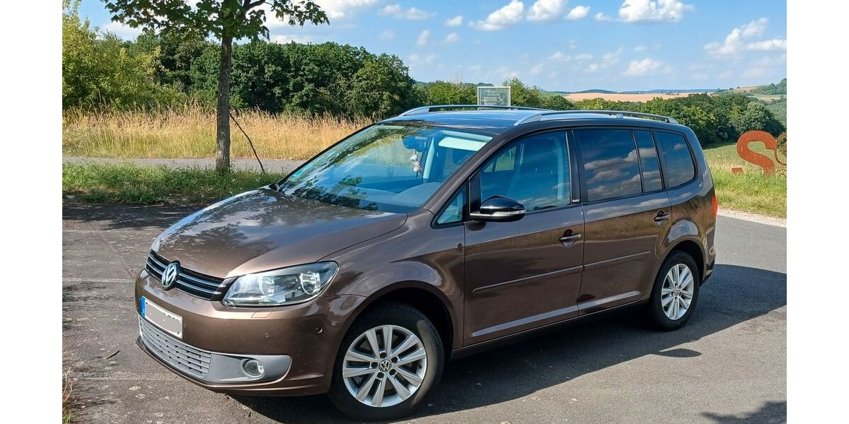 VW Touran 251.000 km 5.900 &euro; Kella 37308