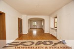 Ein Haus mit Geschichte - Mehrfamilienhaus mit 5 Wohneinheiten, zwei Garagen und Garten in zentraler Lage in Neuburg - Ein Objekt von Ihrem Immobilienpartner SOWA Immobilien und Finanzen - Mehrfamilienhaus, Wohnhaus Neuburg an der Donau | Angebot:26299734