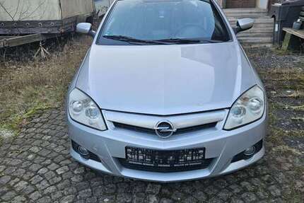Opel Tigra 165.000 km 2.400 &euro; Wehretal 37287