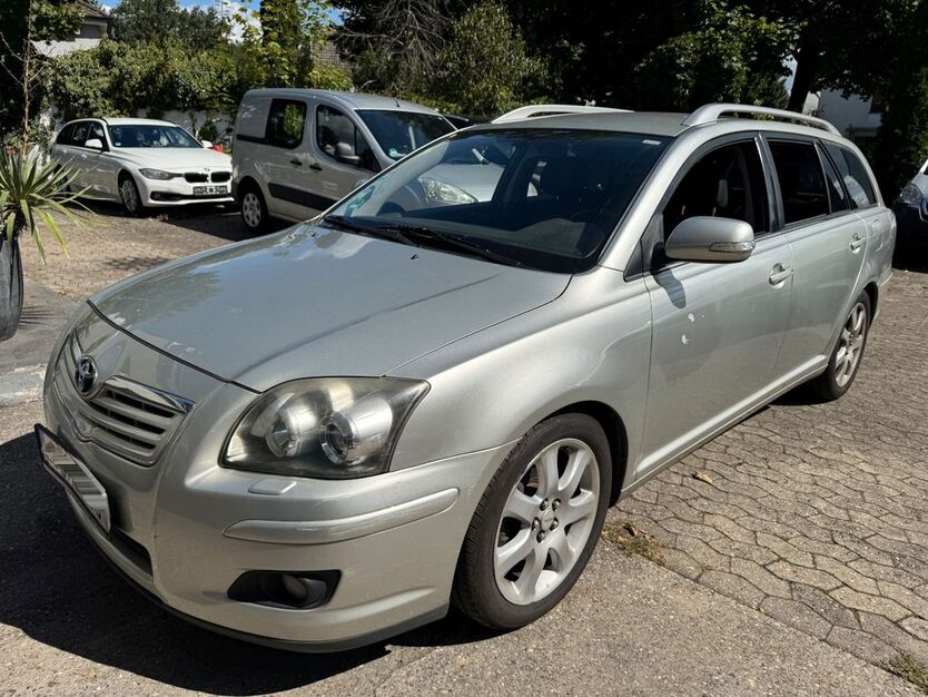 Toyota Avensis 360.000 km 2.450 € Nürnberg 90453