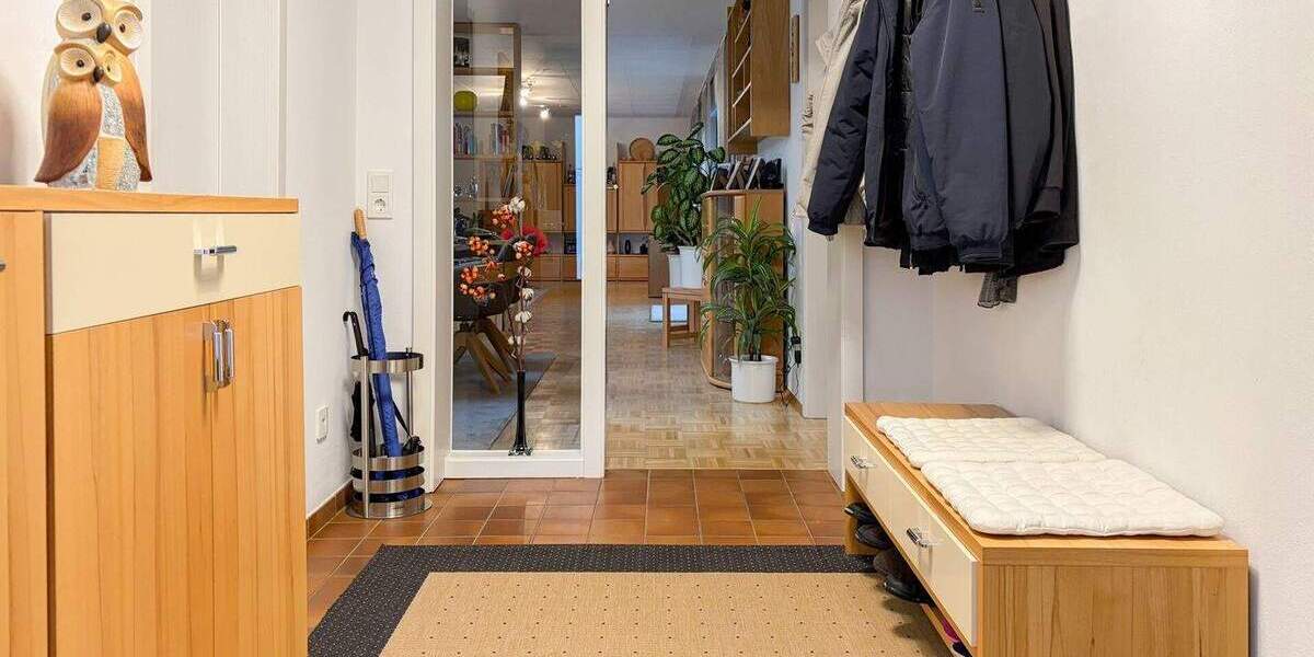 *RESERVIERT* Repräsentativer Flachdach-Bungalow in hervorragendem Zustand mit uneinsehbarem Grundstück und Garage! 5 zimmer