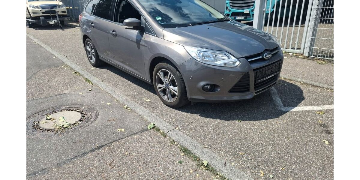 Ford Focus 126.000 km 2.999 &euro; Baden-Württemberg - Sachsenheim 74343