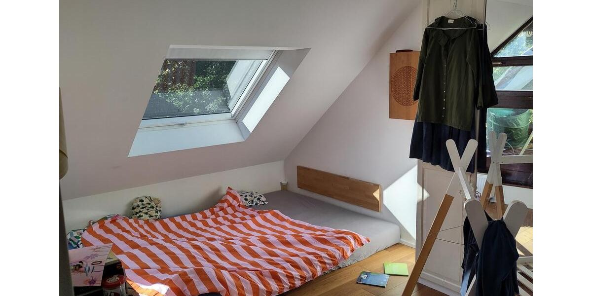 Dachgeschoßwohnung München Thalkirchen-Obersendling-Forstenried-Fürstenried-S - 3 Zimmer, 102 m&sup2;, 2.250&euro; | Angebot:24875636