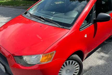 Mitsubishi Colt 112.000 km 2.649 € Düsseldorf 40231