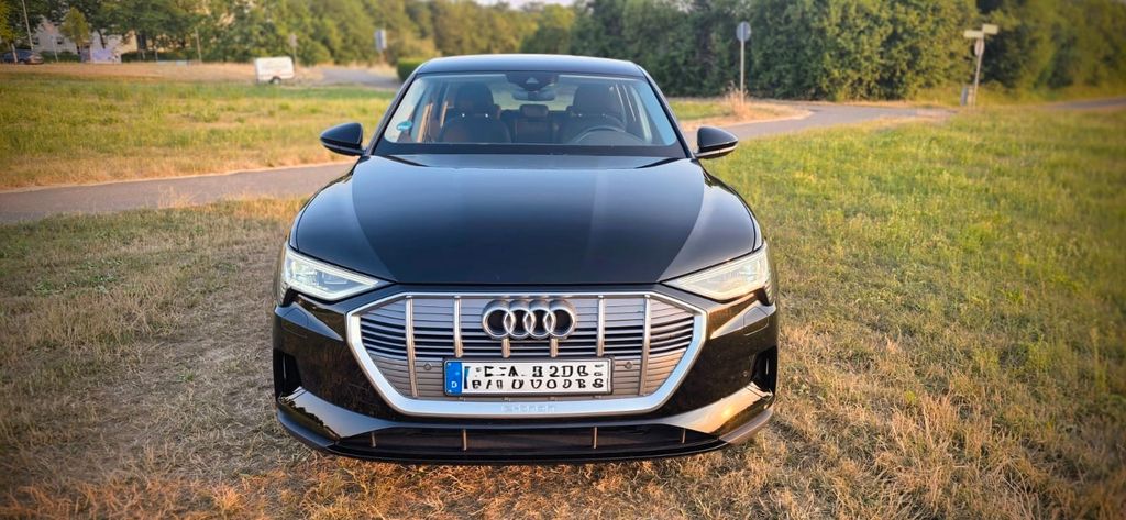 Audi e-tron 35.000 km 27.689 &euro; Reutlingen 72770