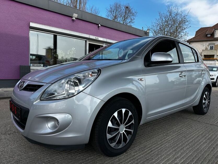i20