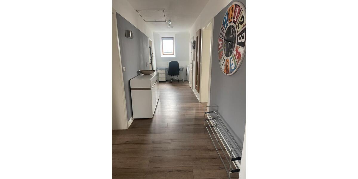 Dachgeschoßwohnung Remscheid Reinshagen - 3 Zimmer, 102 m&sup2;, 1.300&euro; | Angebot:24935000