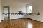 Idyllisch versteckte Hauslage - gepflegte EckWohnung mit Balkon - Wannenbad - EBK - 2.OG - TG-Platz