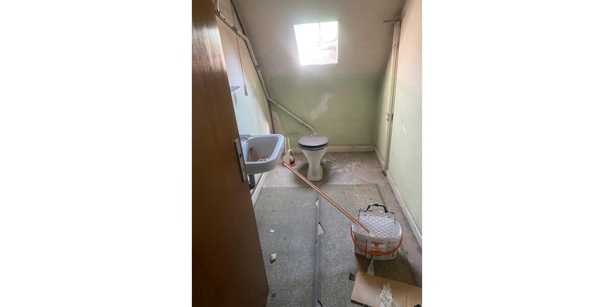 Dachgeschoßwohnung Aachen Aachen-Mitte - 6 Zimmer, 140 m&sup2;, 140.000&euro; | Angebot:26396635