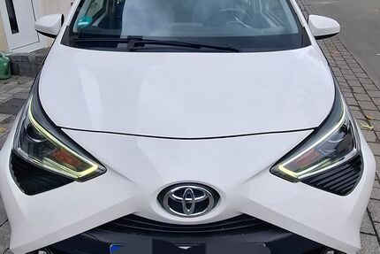 Toyota Aygo (X) 50.716 km 9.399 € Sankt Augustin 53575